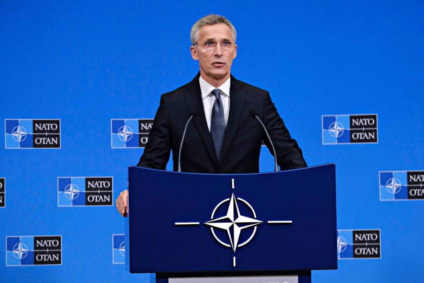 Stoltenberg najavljuje pošiljke teškog naoružanja za Ukrajinu