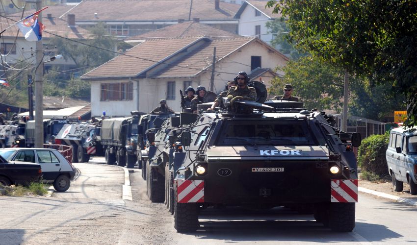 Sukobi prosvjednika i vojnika KFOR-a na sjeveru Kosova, više ozlijeđenih