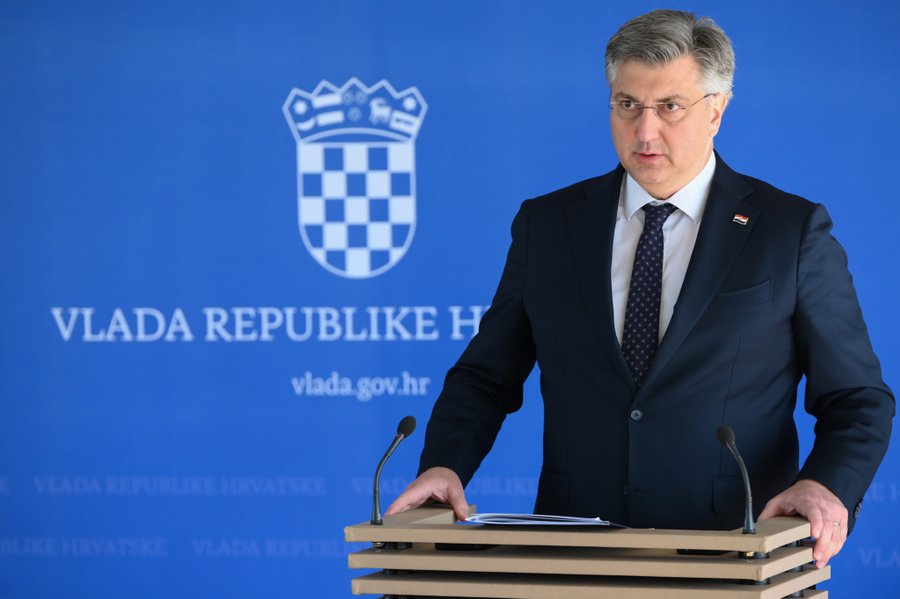 Novim zakonima ulažemo u rast plaća