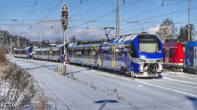 Minhenska zračna luka nastavila letove, željeznički promet još poremećen