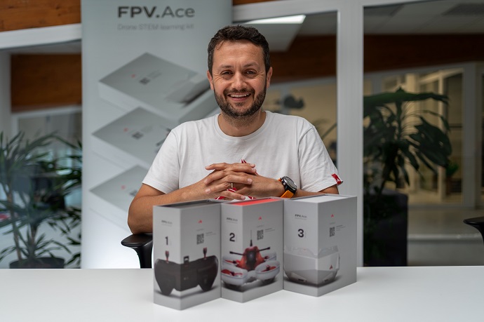 Orqa službeno predstavila jedinstveni STEM edukacijski komplet FPV.Ace