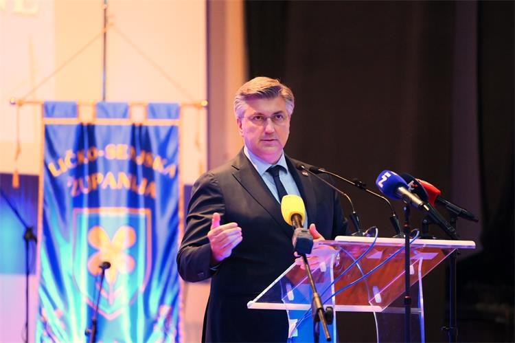 Član Mladeži HDZ-a i zaposlenik Porezne neovlašteno kopao po Plenkovićevoj plaći i imovini