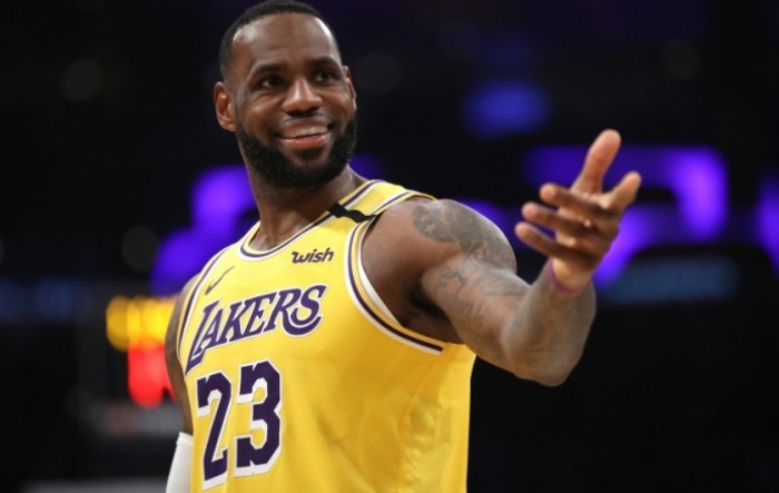 LeBron briljirao u svojoj rekordnoj božićnoj utakmici