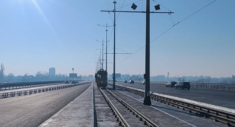 Nakon gotovo dvije i pol godine tramvaji ponovo voze preko Jadranskog mosta