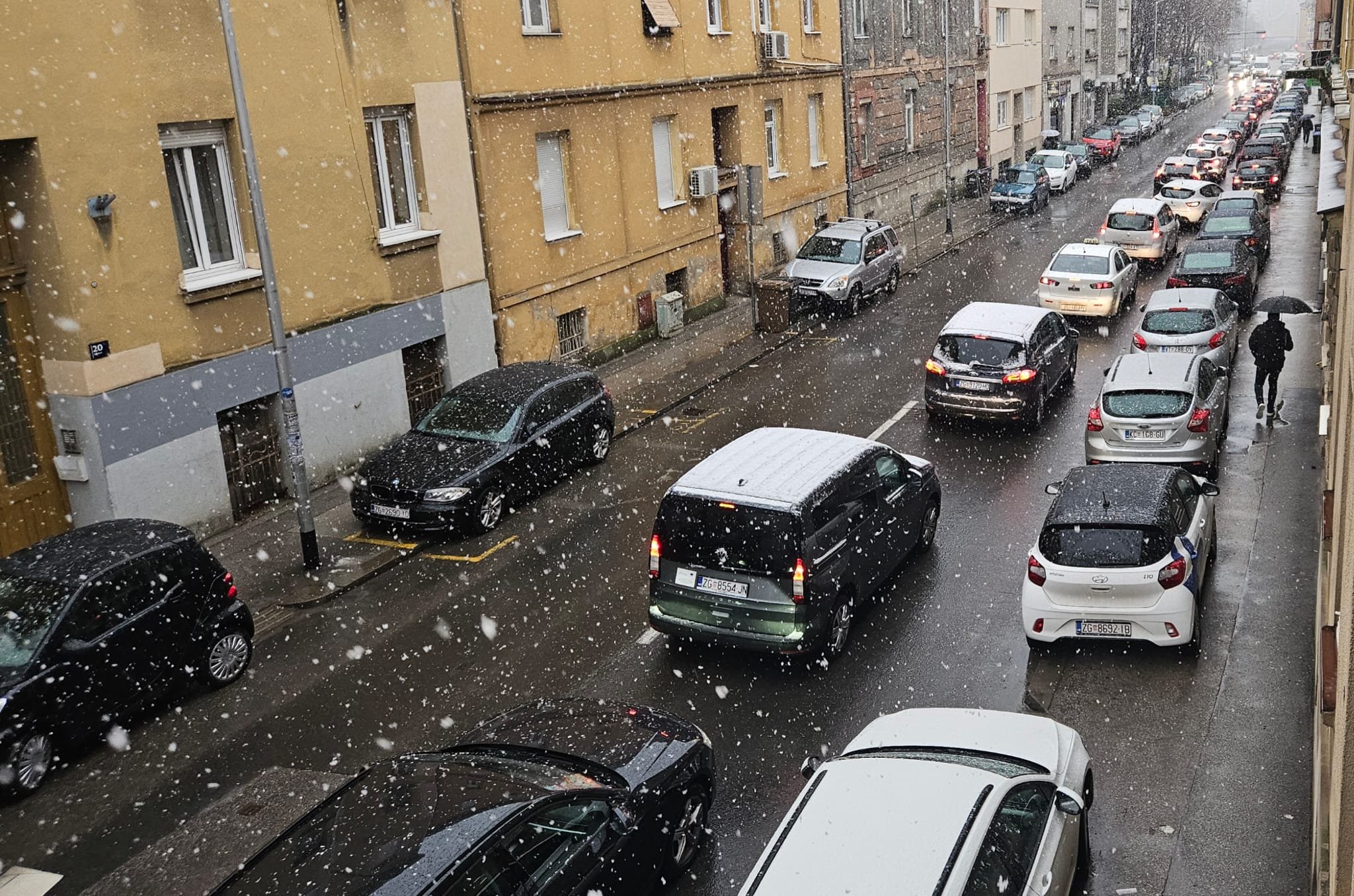 Snijeg jutros zabijelio dijelove Zagreba