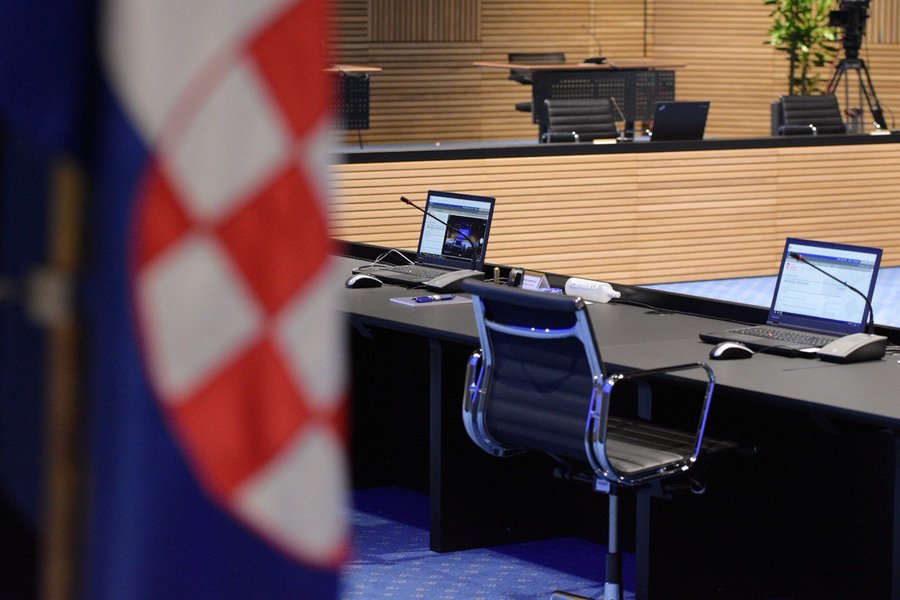 Vlada se oglasila o snimci na kojoj Dabro puca iz pištolja