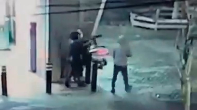 Pucnjava u Bruxellesu, dvojica u bijegu