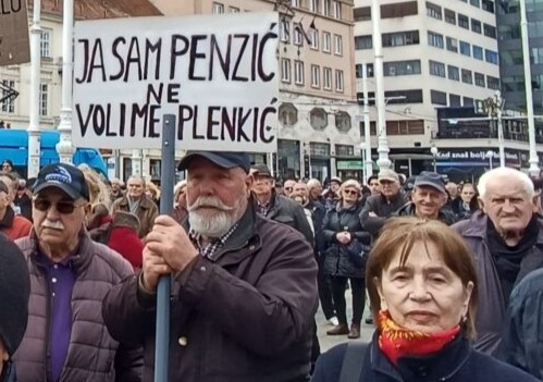 Prosvjed umirovljenika na glavnom zagrebačkom trgu