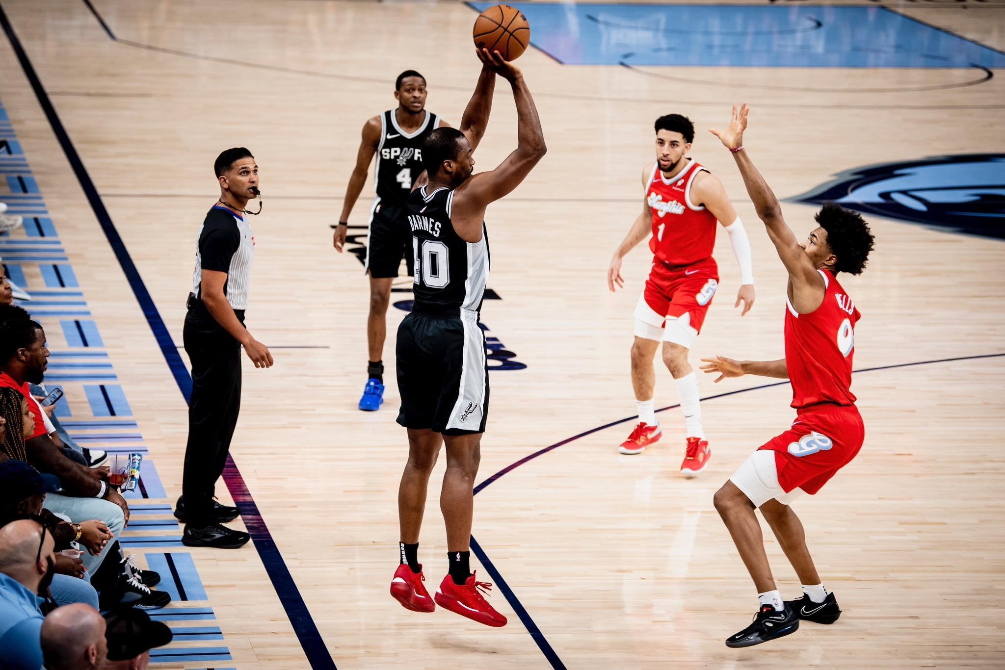 San Antonio slavio protiv Memphisa u posljednjim sekundama