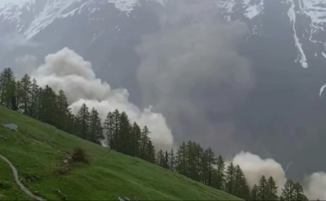 Urušio se ledenjak i sravnio sa zemljom nedavno evakuirano švicarsko selo
