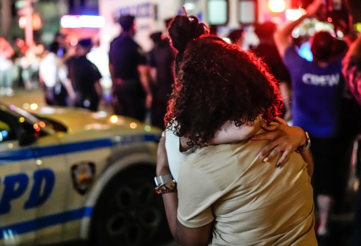 Upao u zgradu u New Yorku, ubio policajca i menadžera Blackstonea
