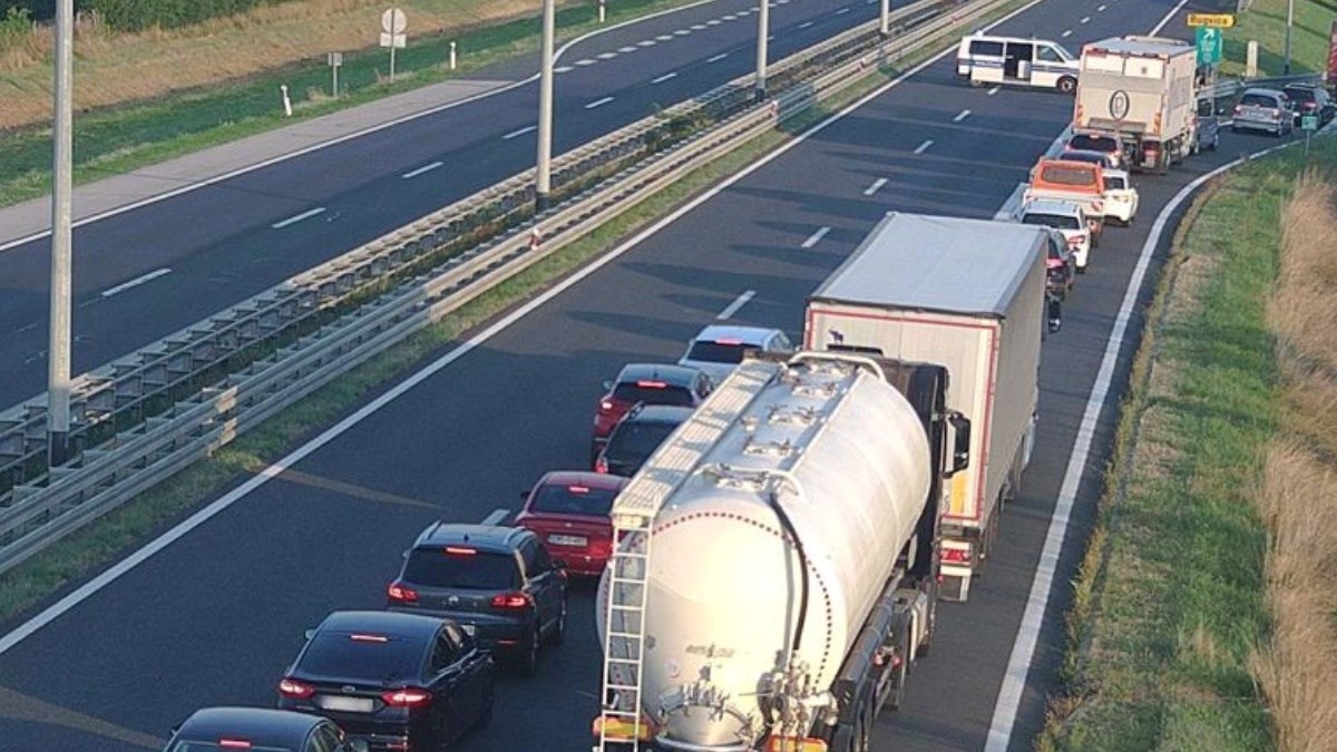 Sudar cisterne i pet automobila na A3 kod Rugvice