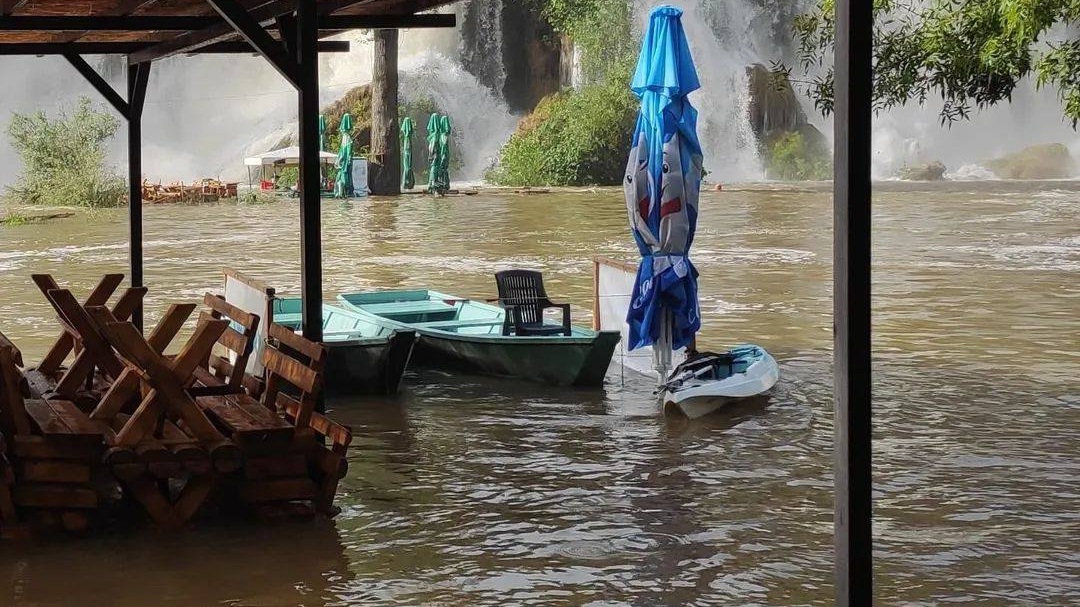Poplavljen Ljubuški, potop na vodopadu Kravica