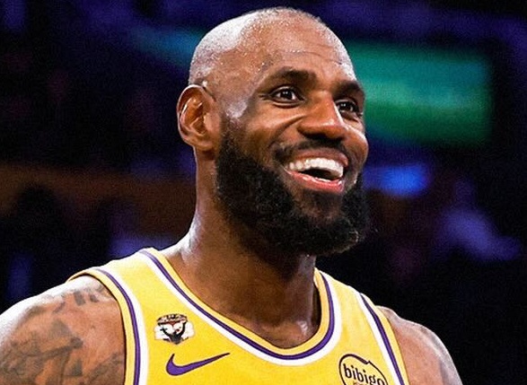 LeBron upisao triple-double i donio pobjedu Lakersima