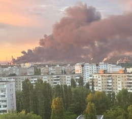 Ukrajinci dronovima napali rusku rafineriju, grad se guši u dimu