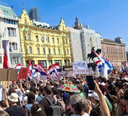 Deseci tisuća prosvjednika na Hodu za Liku
