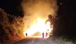 Požar i na Pelješcu, poslana dva kanadera