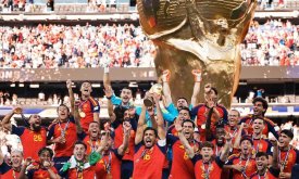 Španjolci su krenuli podići trofej, a onda se među njima pojavio Trump
