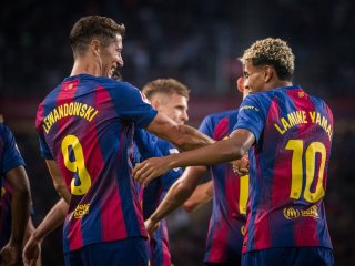 Barcelonu i dalje guši omča duga