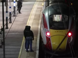 Napad u Engleskoj, devet osoba bori se za život