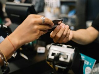 Mladi Amerikanci gomilaju dugove po kreditnim karticama