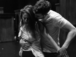 Prva dramska premijera u HNK2: Inovativno scensko čitanje Schillerove Marije Stuart u režiji Matije Ferlina 