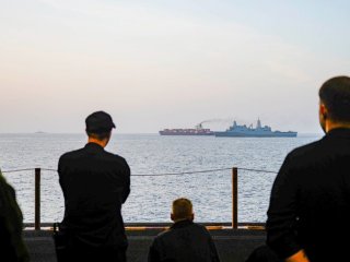 Rasplamsao se rat, Amerikanci uništavaju iranske brodove