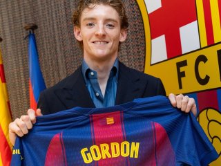 Anthony Gordon potpisao za Barcelonu