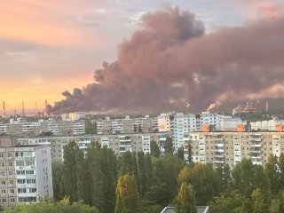 Ukrajinci dronovima napali rusku rafineriju, grad se guši u dimu