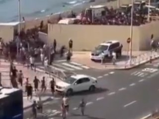 Tisuće migranata nekontrolirano ušle u španjolsku enklavu Ceuta