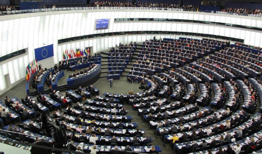 EP ustraje na zamrzavanju europskih sredstava za Mađarsku
