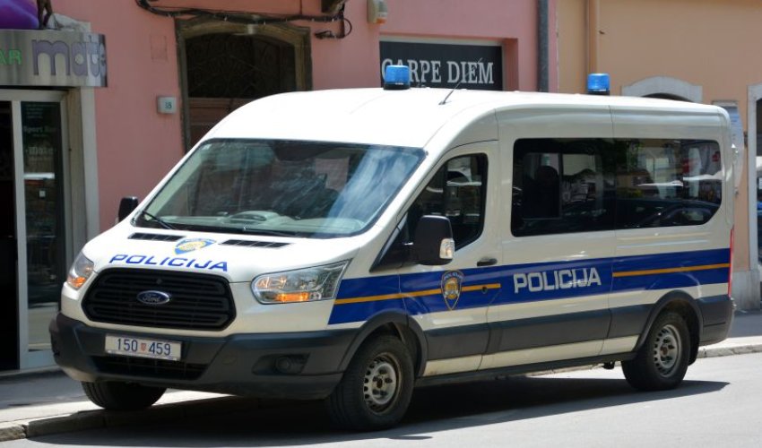 Splitska policija i dalje traga za vozačem koji je teško ozlijedio njihovog kolegu