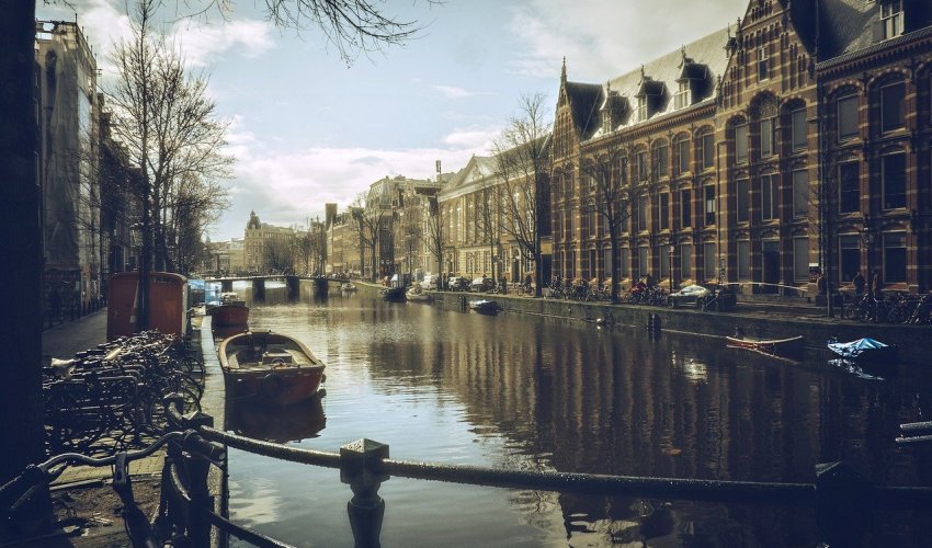 Amsterdam planira zabraniti pušenje trave u centru grada