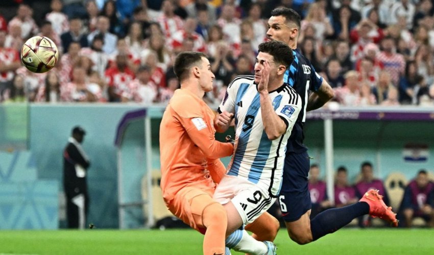 Modrić - Susret je prelomio nepostojeći jedanaesterac. Livaković - 