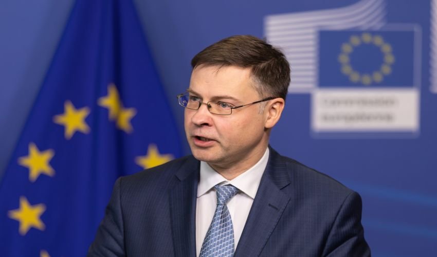 Dombrovskis - S eurom cijene mogu porasti samo neznatno
