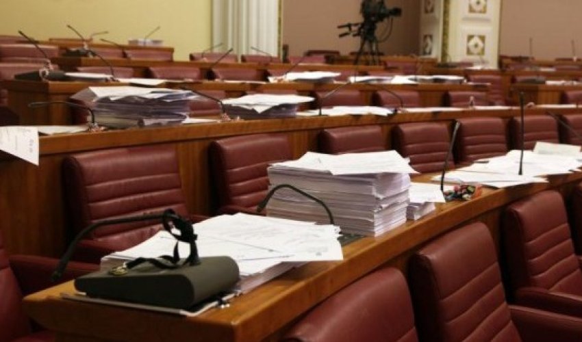 Zbog neopravdanih izostanaka sedmero zastupnika kažnjeno sa 1.200 kuna