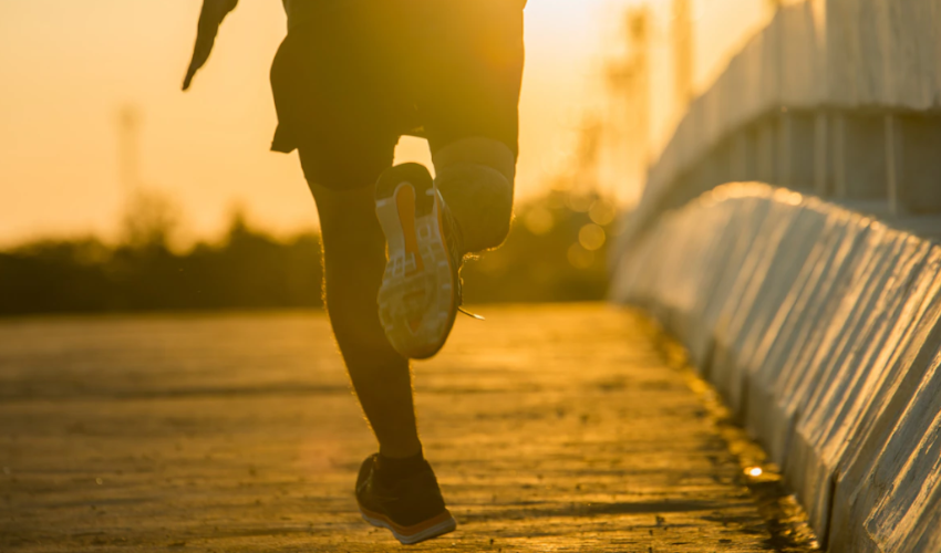 Britanac istrčao 365 maratona u 2022., prikupio milijun funti za borbu protiv raka