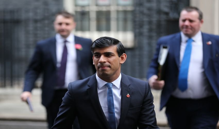 UK će poslati Ukrajini 14 tenkova Challenger 2 s teškim naoružanjem
