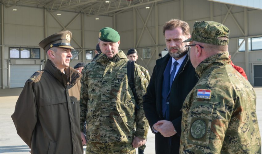 U ožujku završetak parkirnog, do kraja godine i servisnog hangara za 