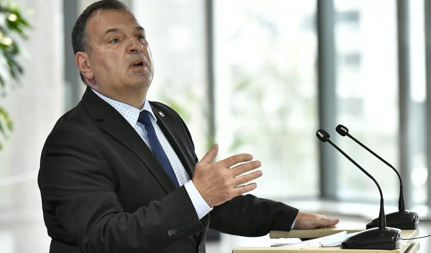 Rješenja se donose direktnim dijalogom, a ne presicama