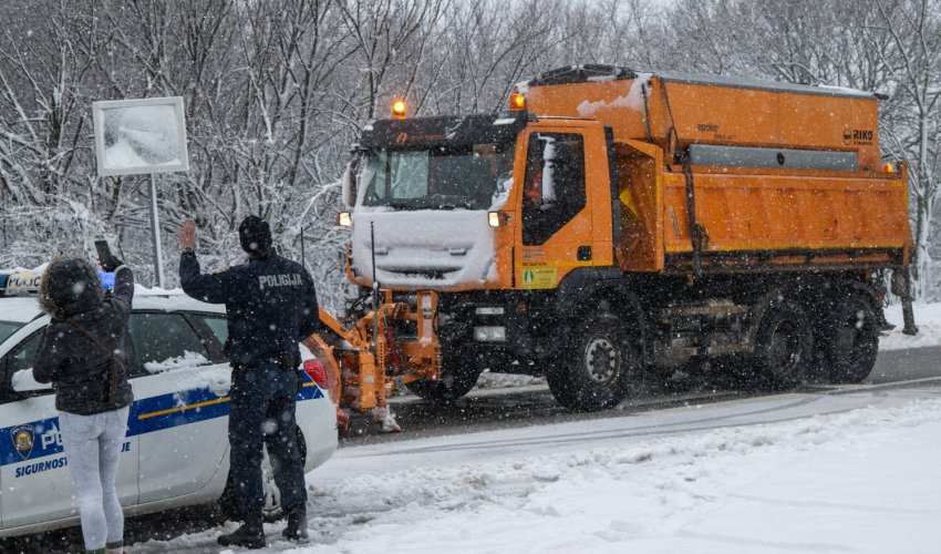 A1 otvorena za osobna vozila, kamioni ne mogu prema Dalmaciji i Istri