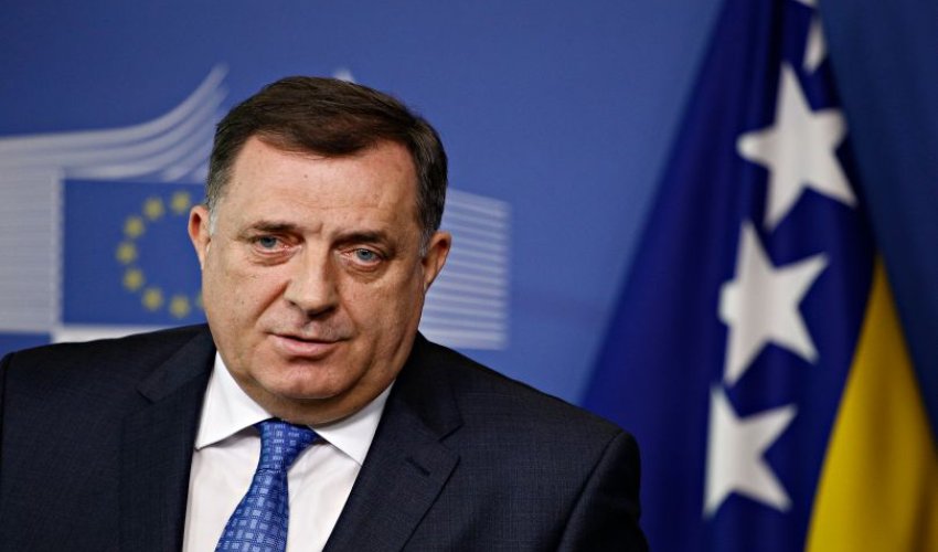 Veleposlanstvo SAD-a osuđuje Dodika, poručuju mu da stavlja RS 