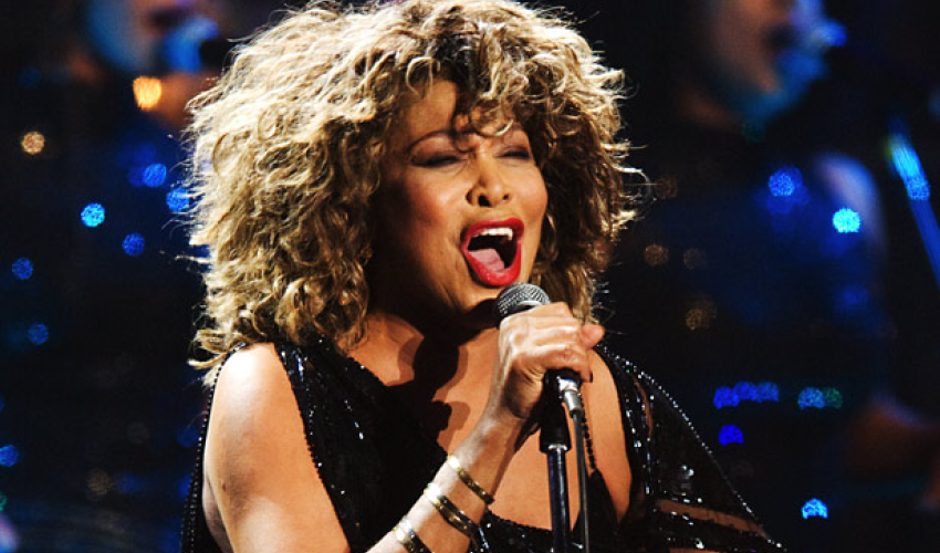 Umrla kraljica rock'n'rolla Tina Turner