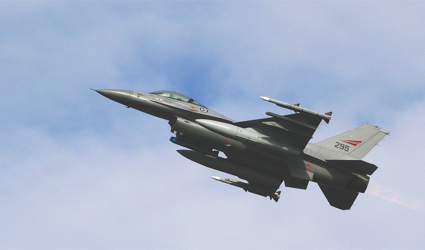 Ukrajina planira obučiti 'nekoliko desetaka' borbenih pilota za F-16