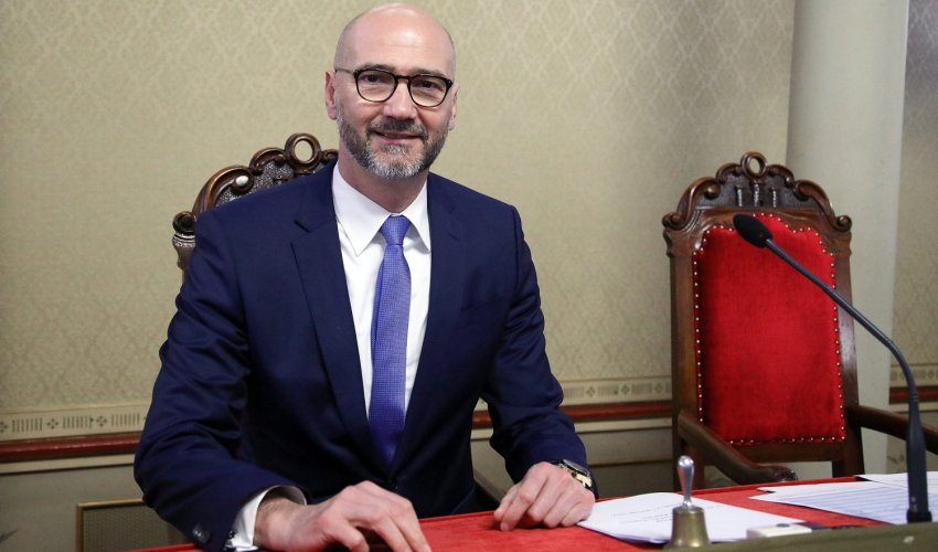 Zbog “kokošara” i “sitnih duša” u SDP-uodričem se plaće predsjednika Gradske skupštine