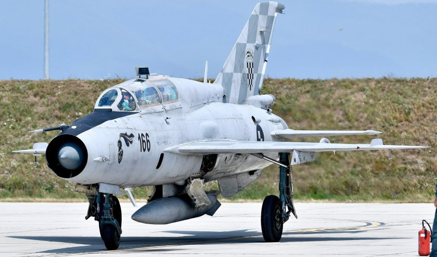 MiG-21 presreo zrakoplov kod Bjelovara i prisilio ga na slijetanje