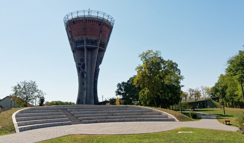 32 godine poslije