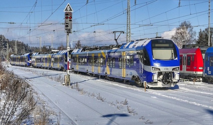 Minhenska zračna luka nastavila letove, željeznički promet još poremećen