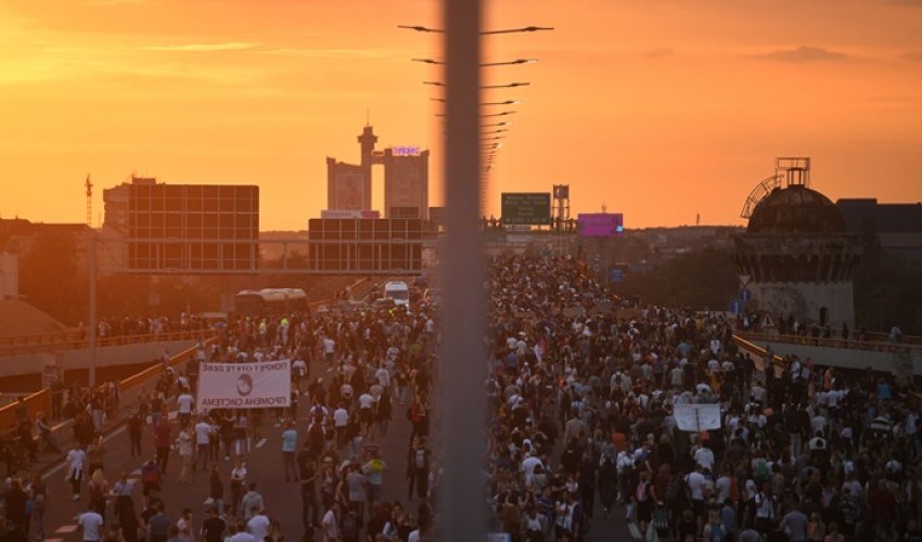 Trauma masovnih ubojstava i novi prijevremeni izbori