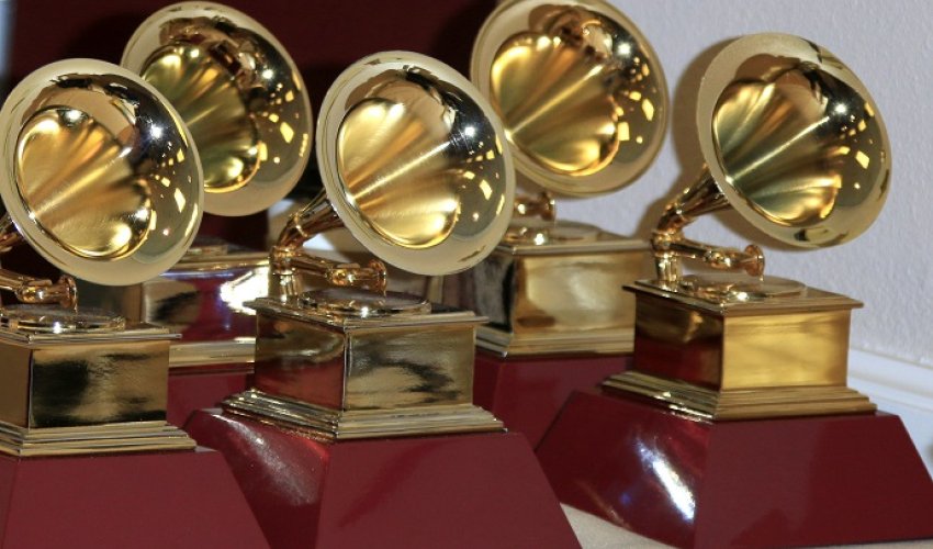 Taylor Swift rekordni četvrti put osvojila Grammy za najbolji album